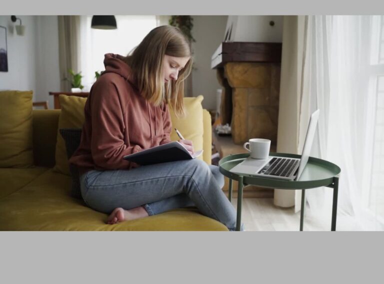 diferencia entre soledad y aislamiento Formato Post con imagen Texto Soledad estar solo y sentirlo bien. Aislamiento estar solo y sufrirlo. La soledad puede ser sanadora. El aislamiento danin e1764767182653